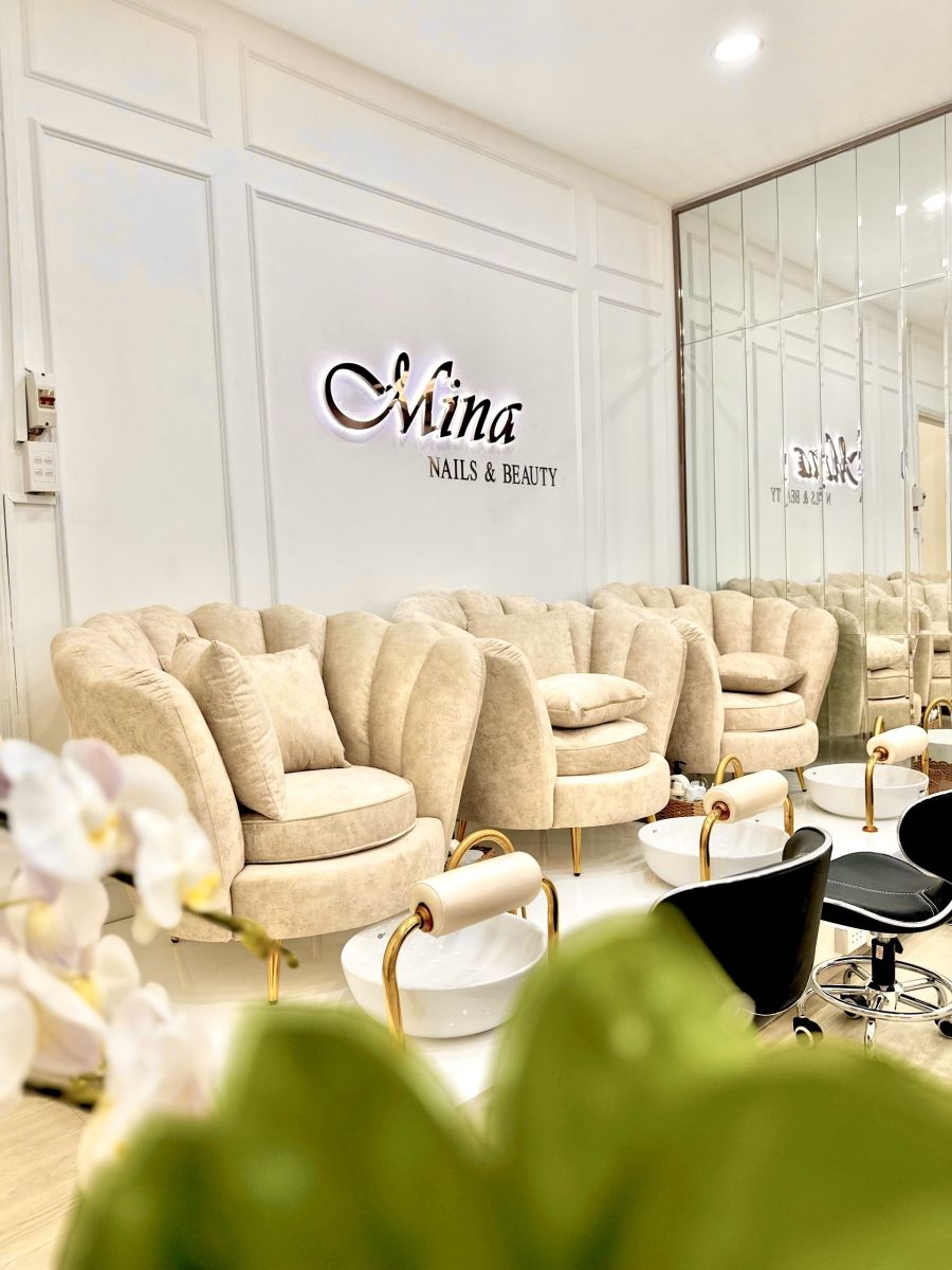 Mina Nails &amp; Beauty 
