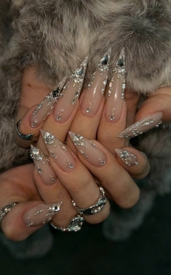 Mina Nails &amp; Beauty 