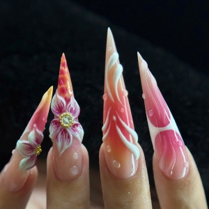 Mina Nails &amp; Beauty 