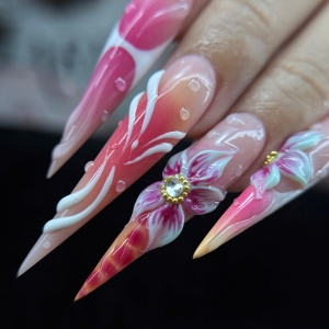Mina Nails &amp; Beauty 