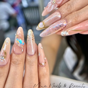 Mina Nails &amp; Beauty 