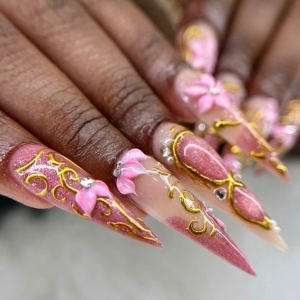 Mina Nails &amp; Beauty 