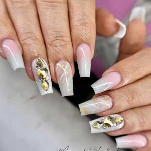 Mina Nails &amp; Beauty 