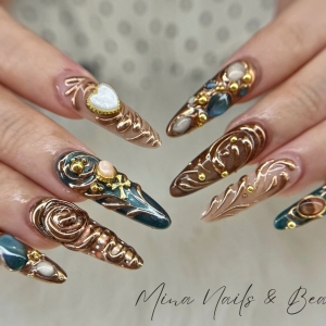 Mina Nails &amp; Beauty 