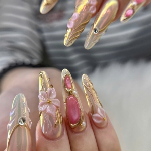 Mina Nails &amp; Beauty 