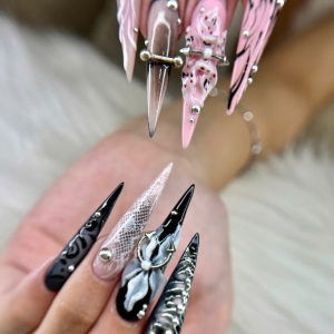 Mina Nails &amp; Beauty 