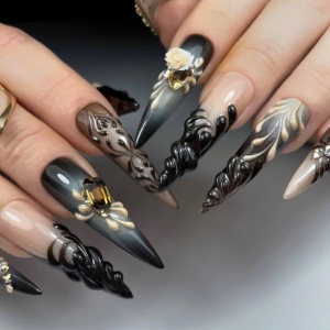 Mina Nails &amp; Beauty 