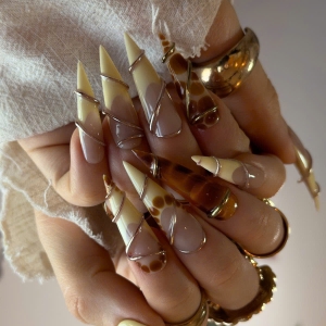 Mina Nails &amp; Beauty 