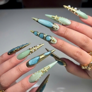 Mina Nails &amp; Beauty 