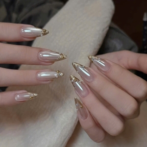 Mina Nails &amp; Beauty 