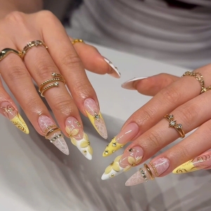 Mina Nails &amp; Beauty 