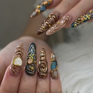 Mina Nails &amp; Beauty 