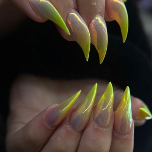 Mina Nails &amp; Beauty 