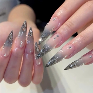 Mina Nails &amp; Beauty 