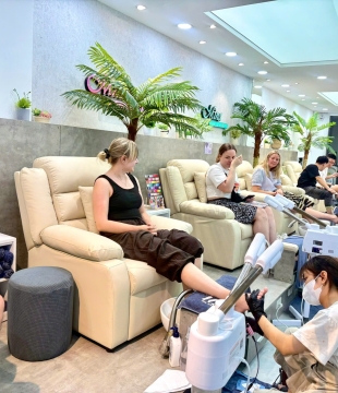 Mina Nails &amp; Beauty 