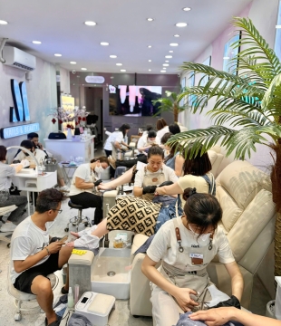 Mina Nails &amp; Beauty 