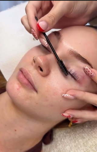 Mina Nails &amp; Beauty 