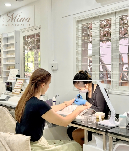 Mina Nails &amp; Beauty 