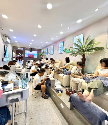 Mina Nails &amp; Beauty 