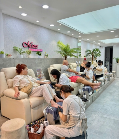 Mina Nails &amp; Beauty 