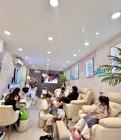 Mina Nails &amp; Beauty 